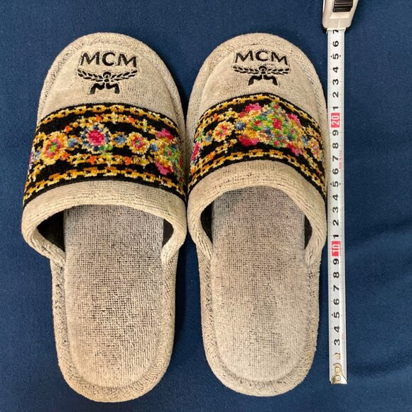 MCM Slippers Size SM  5-7 - Picture 5 of 7